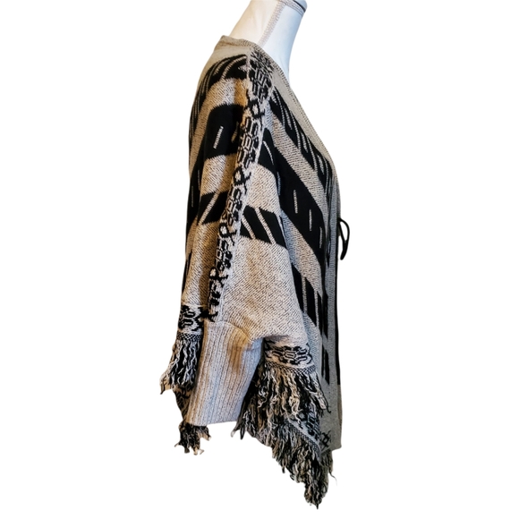 NEW New York Collection Southwestern Tie Front Poncho Sweater - Picture 4 of 11